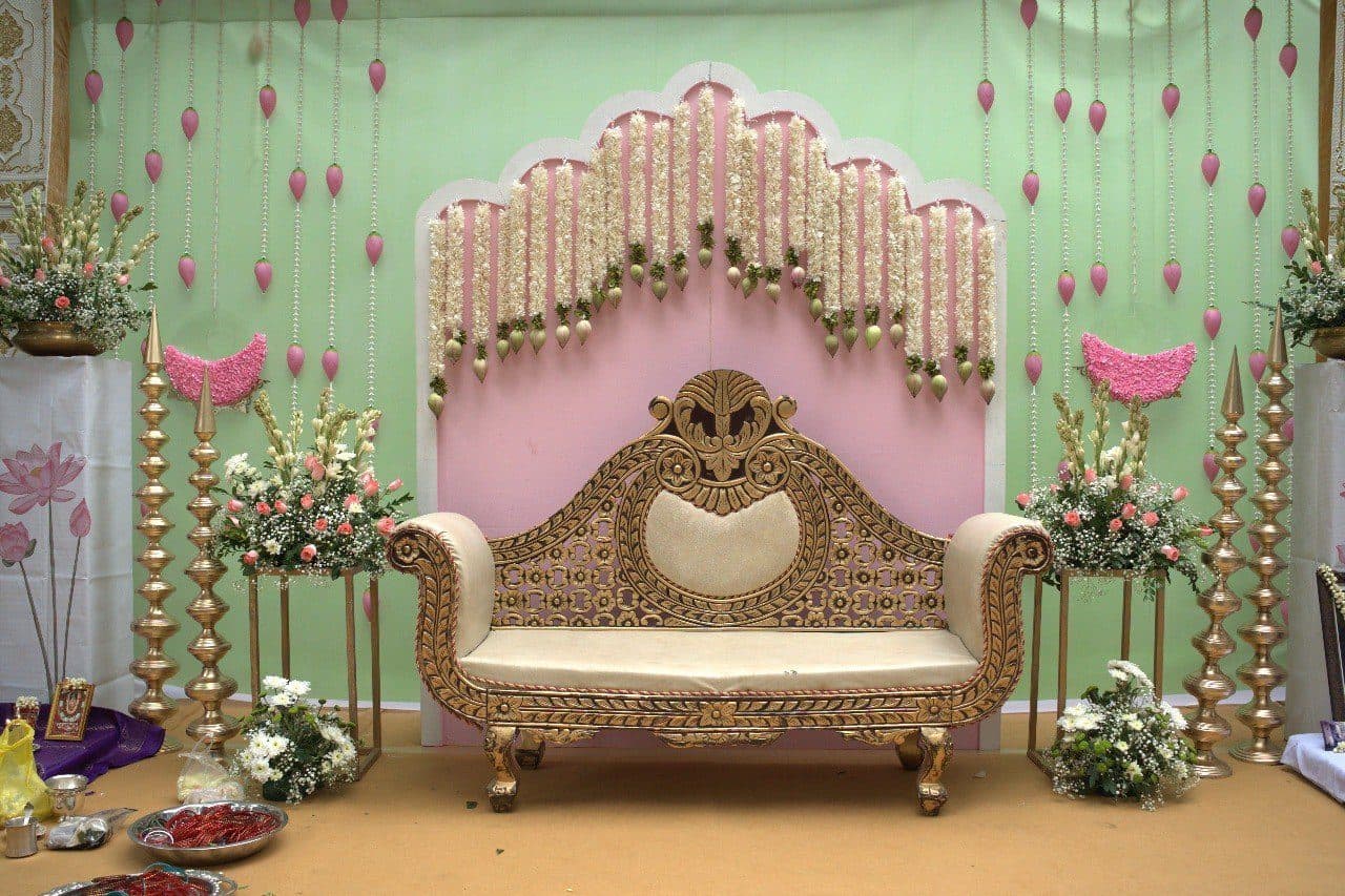 Traditional pink and gold swing decor
